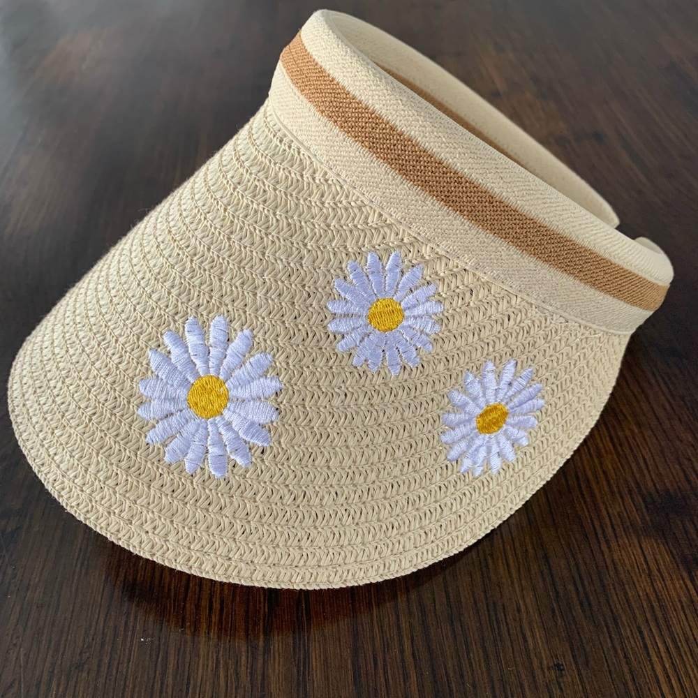 Beautiful Visor Hat. Color Cream